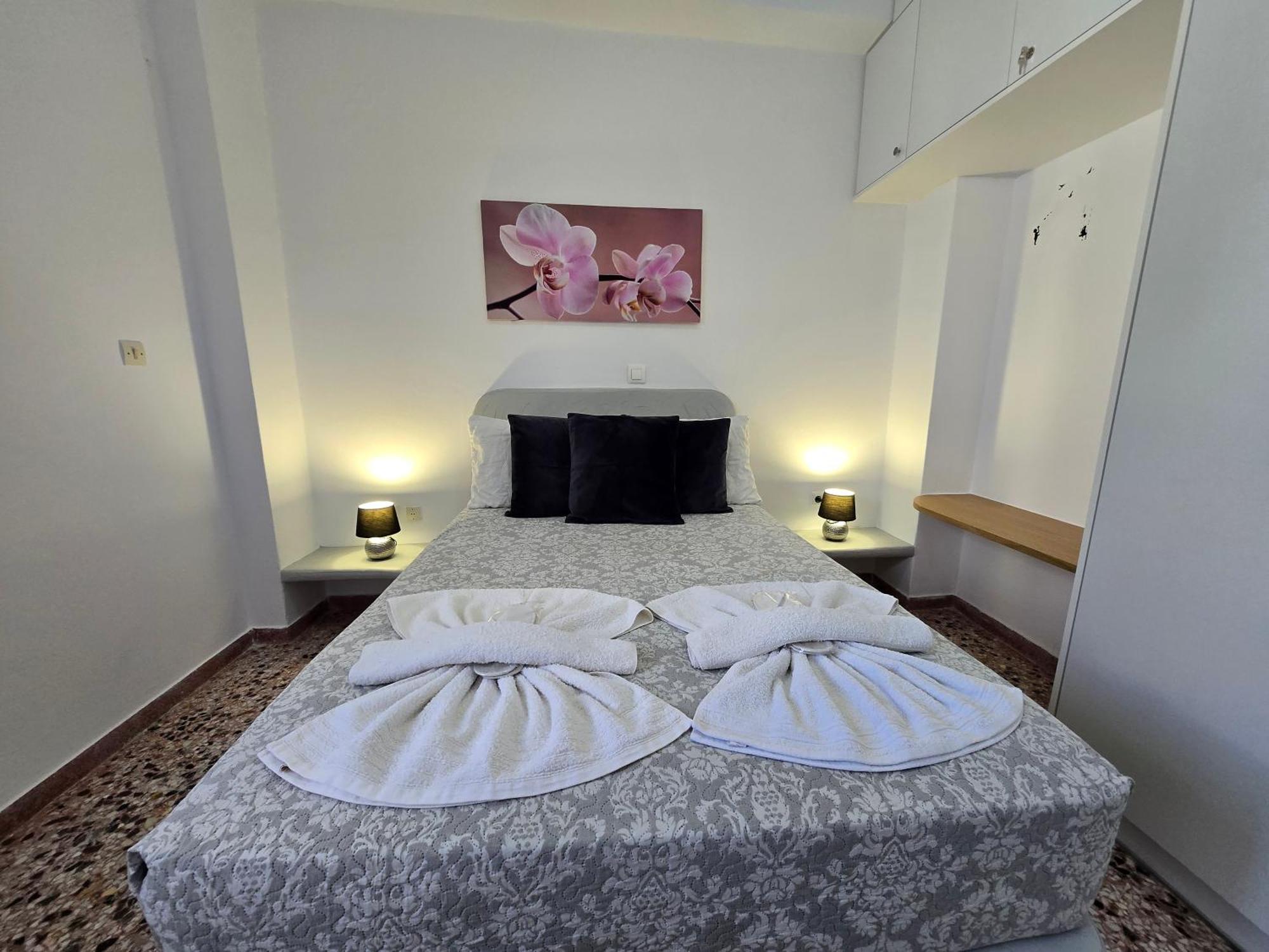 Maraki's Little House Santorini *