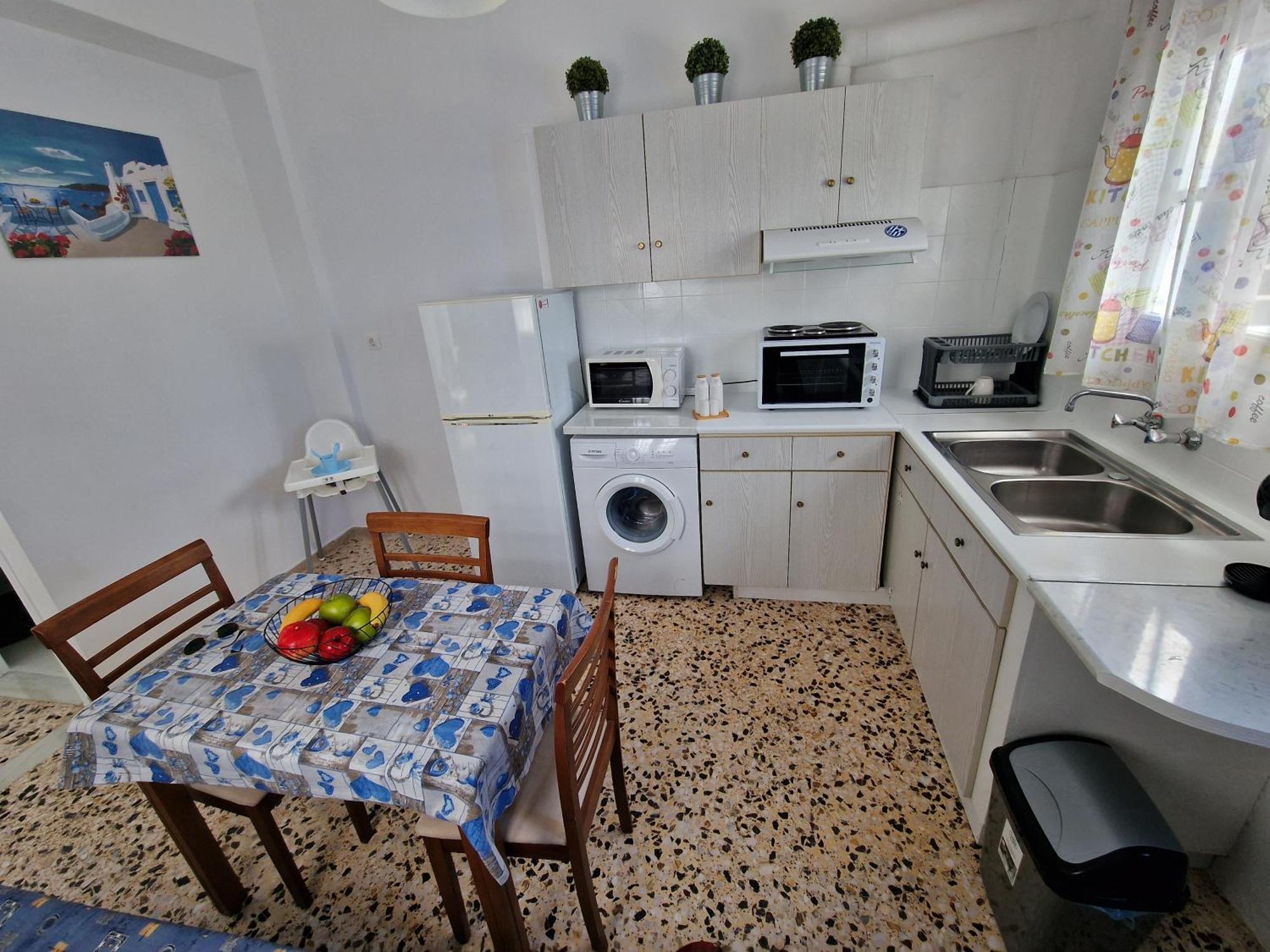 Holiday home Maraki's Little House Santorini