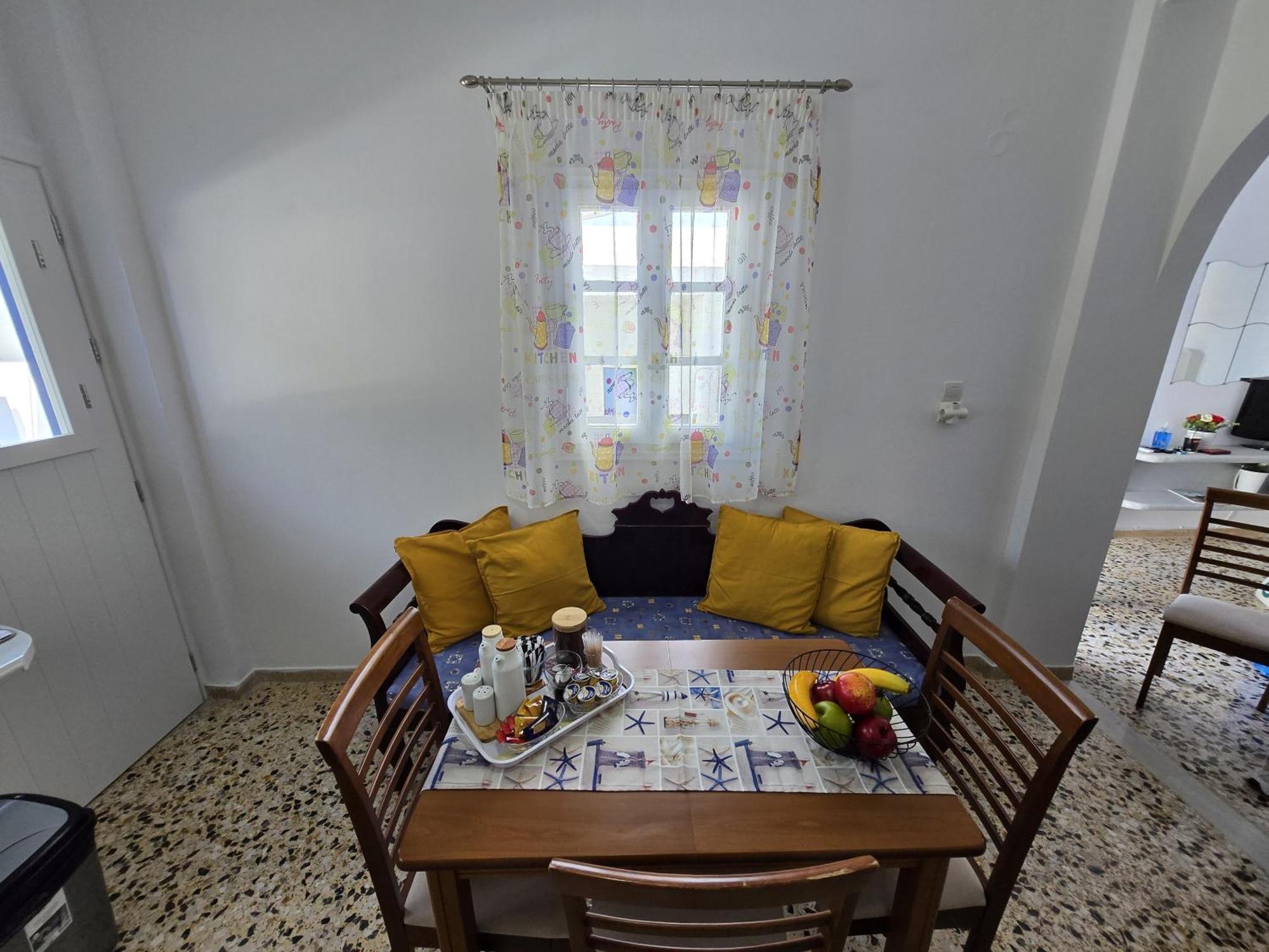 Holiday home Maraki's Little House Santorini Kamari (Santorini)
