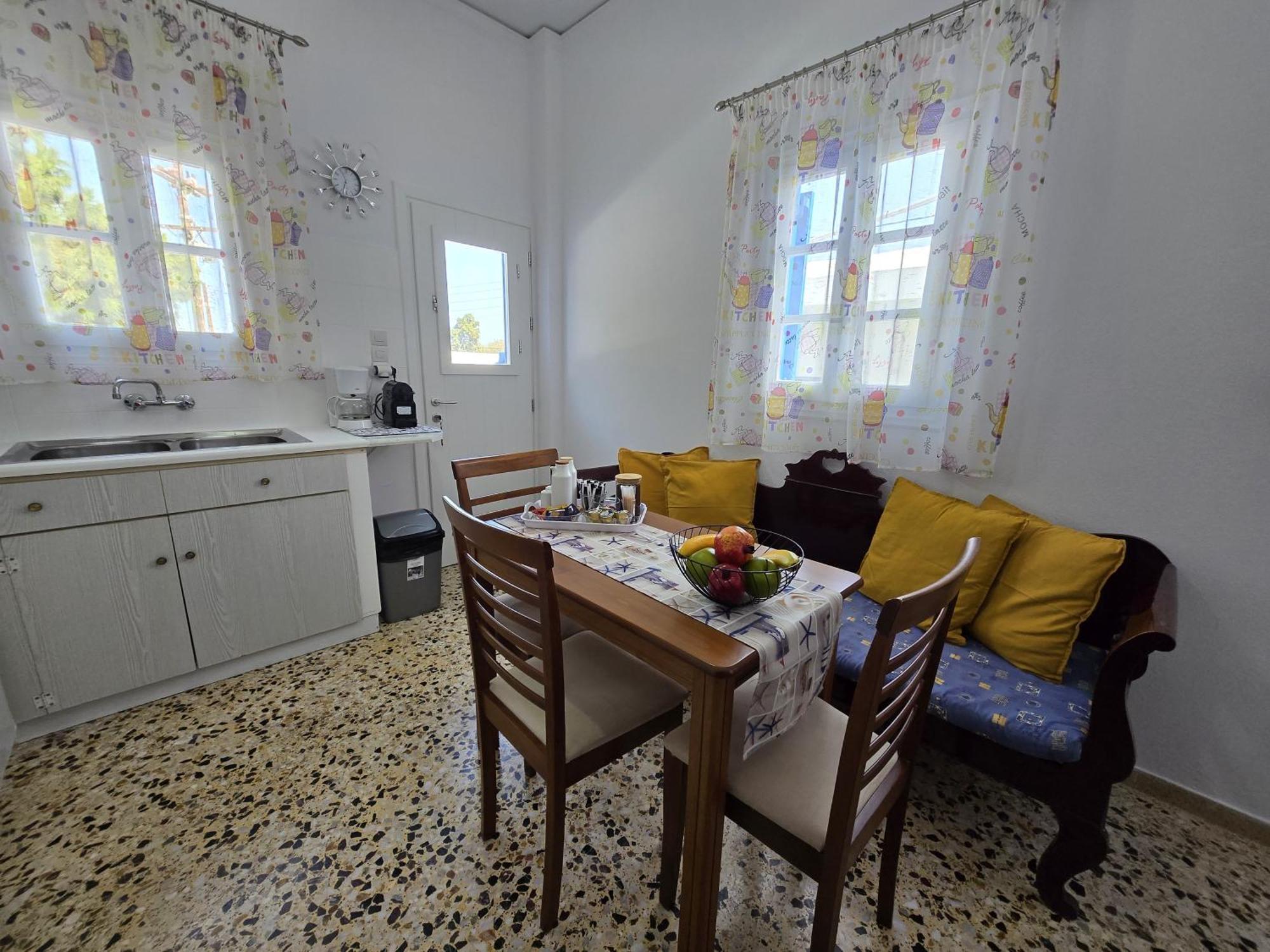Holiday home Maraki's Little House Santorini Kamari (Santorini)