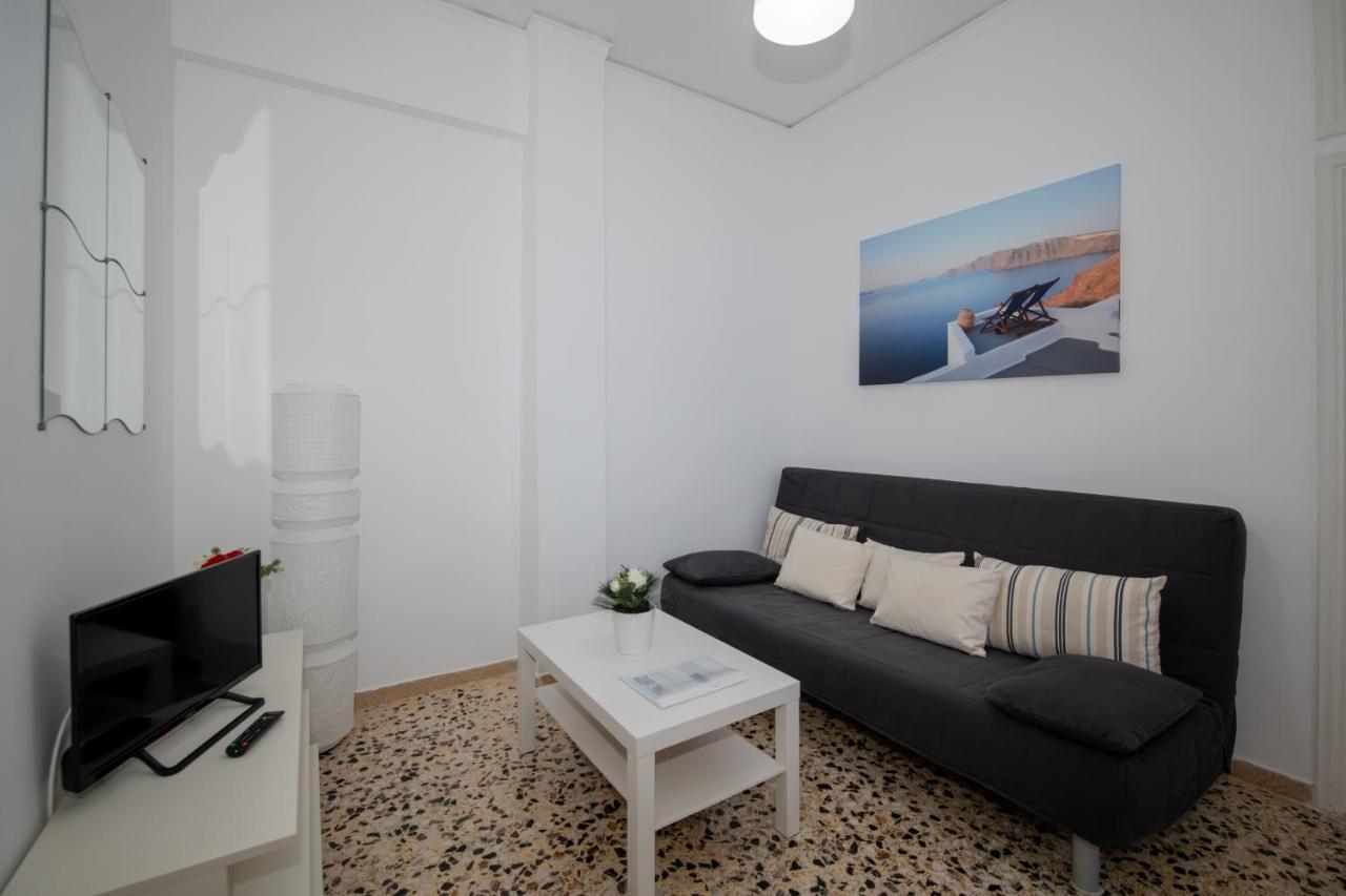 Holiday home Maraki's Little House Santorini *